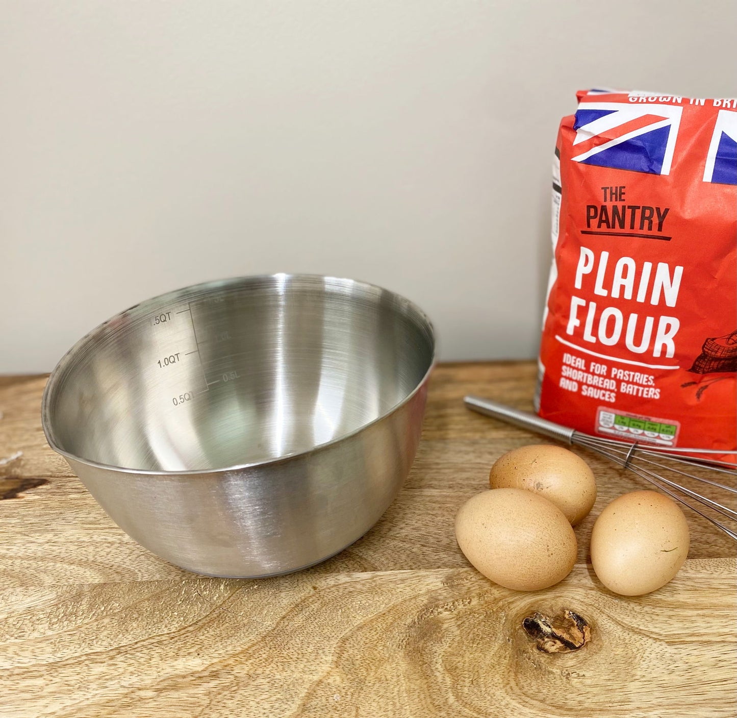 Stainless Steel 1.5L Measuring Bowl with Non Slip Base Kitchen Essential