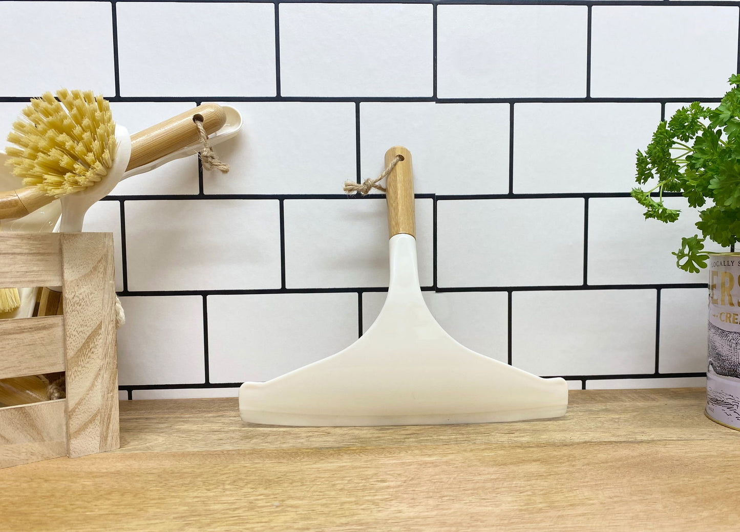 Cream Scraper with Bamboo Handle - Eco-Friendly Kitchen Tool for Baking