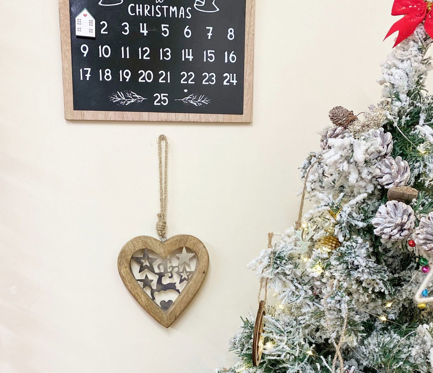 Rustic Wooden Heart Decor with Metal Reindeer & Stars for Holiday Decoration