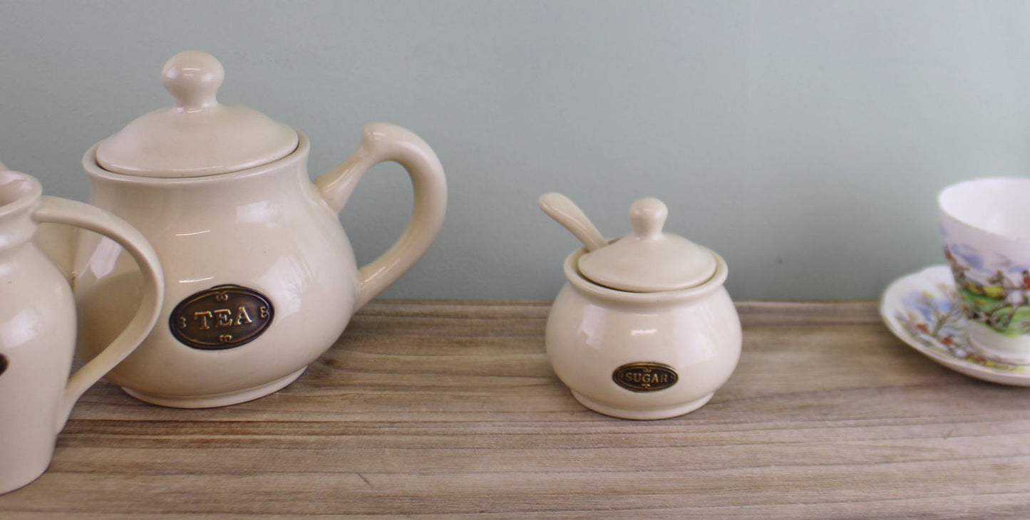 Country Cottage Cream Sugar Bowl with Lid and Spoon