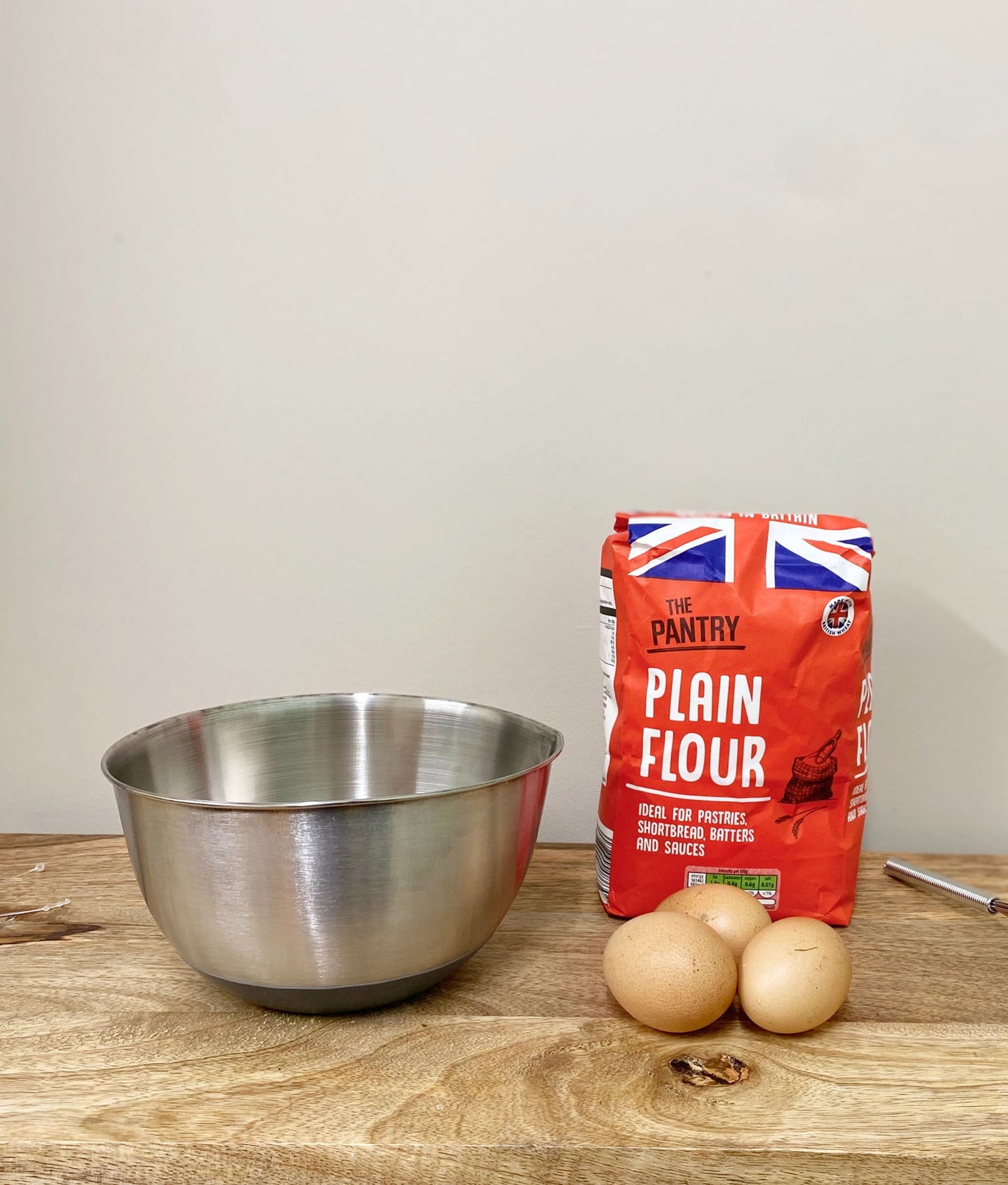 Stainless Steel 1.5L Measuring Bowl with Non Slip Base Kitchen Essential