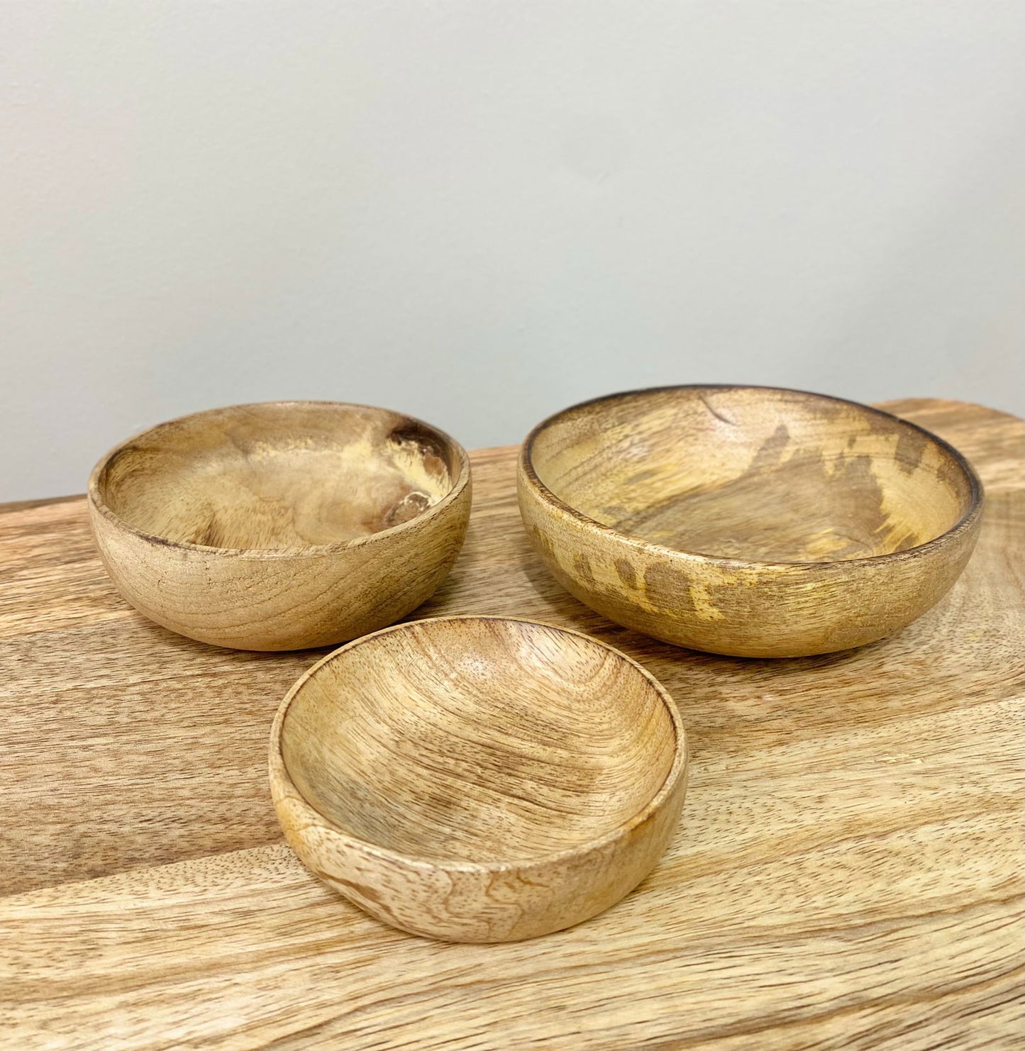 Mango Wood Round Bowls Set of 3 Eco-Friendly Kitchenware Rustic Home