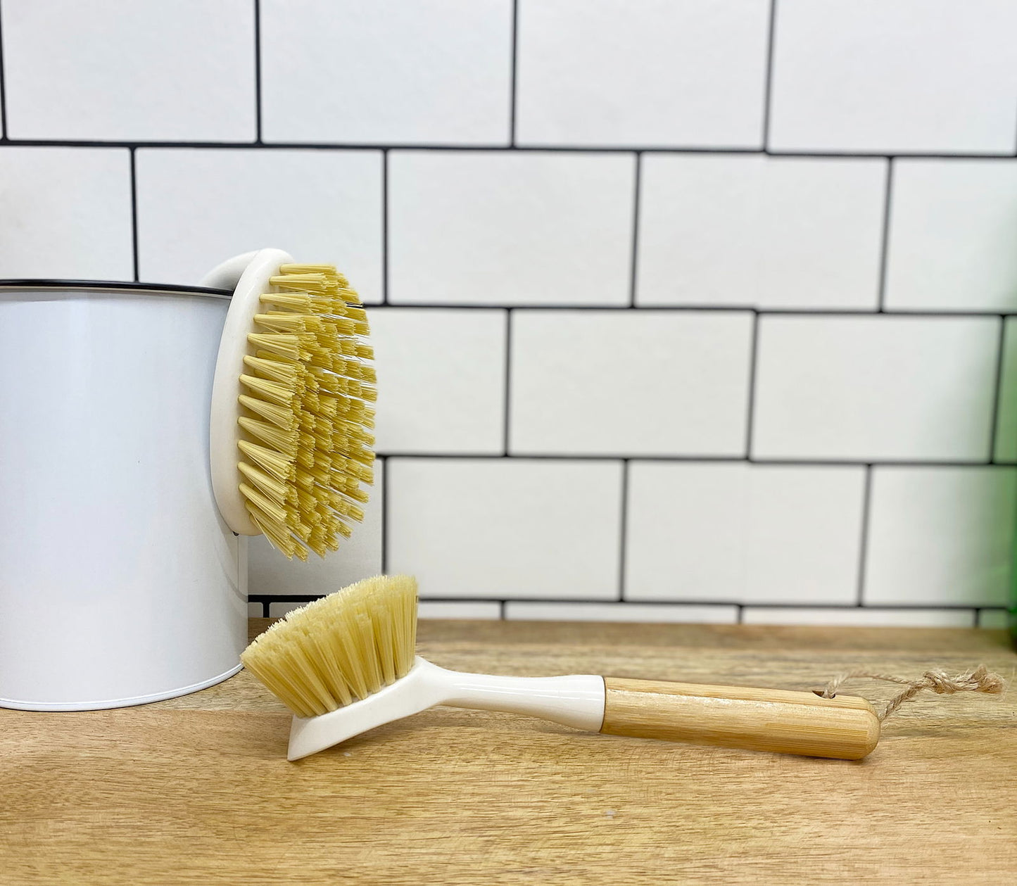 Cream Bamboo Handle Washing Up Brush Eco-Friendly Kitchen Cleaning Tool
