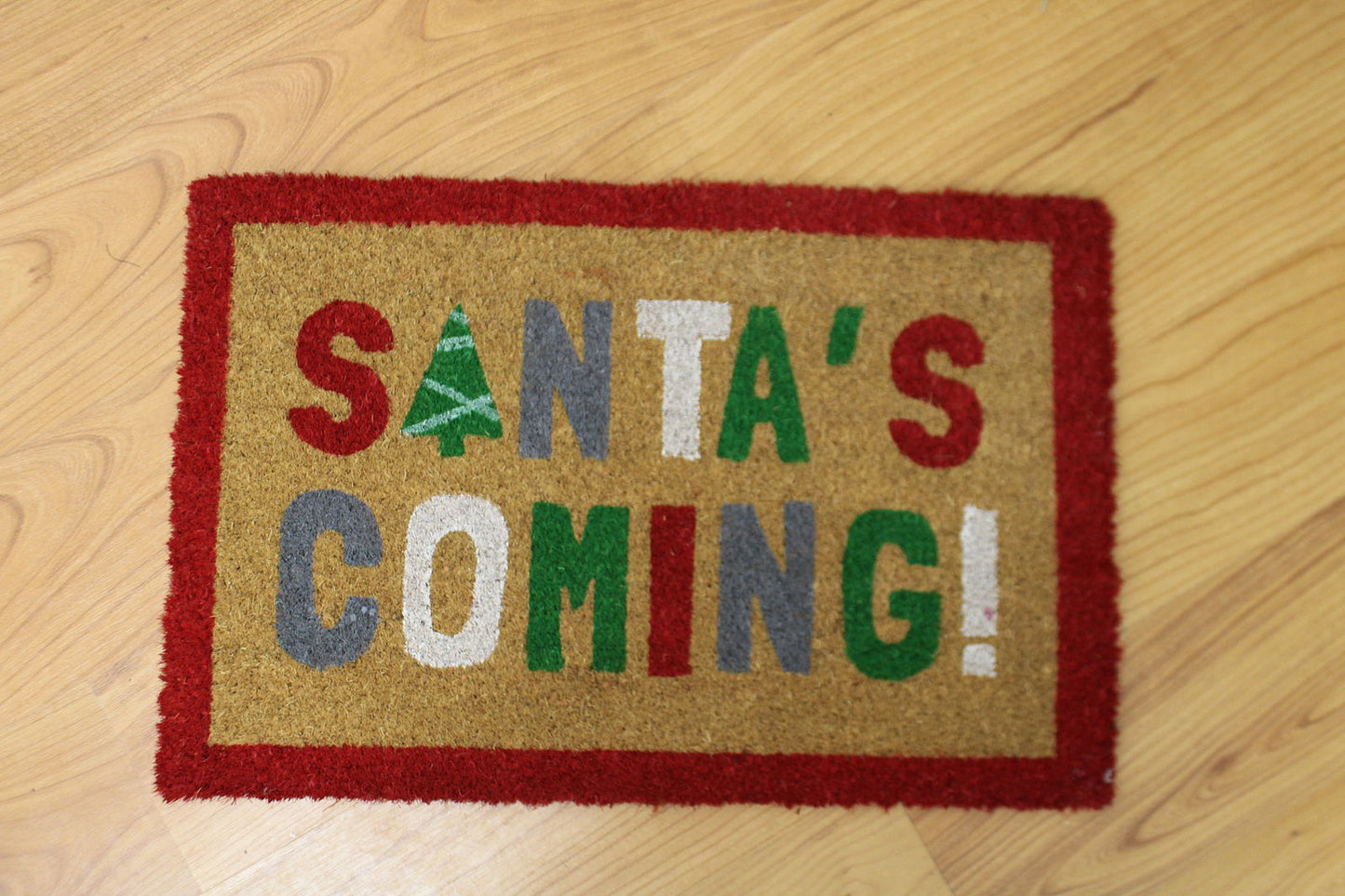 Santa's Coming Doormat Holiday Welcome Mat Christmas Decor Festive Entryway